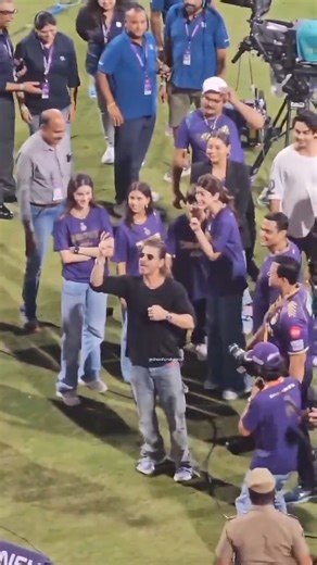 There's nothing quite like seeing the King Khan himself cheering for CSK with fans at Chepauk 💜💛 | Shah Rukh Khan Fan Club - SRK Universe