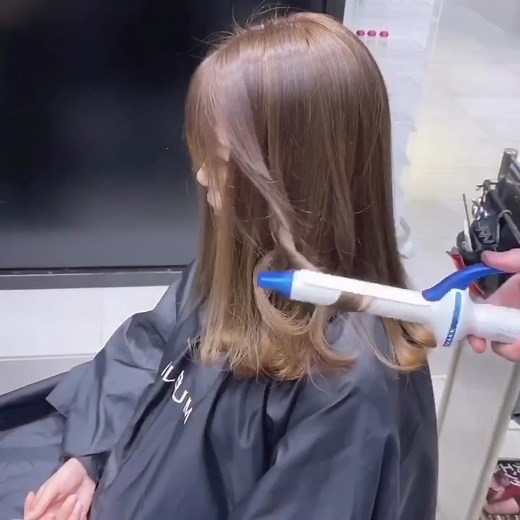 毛量が多い方にもおすすめな巻き方です♡#スタイリング動画 #おうちで過ごし隊 #今こんなことやってみた #簡単ヘアアレンジ #簡単巻き髪 #巻き髪講座 #髪の巻き方 #hairarrange #album銀座 #巻き髪まきまき