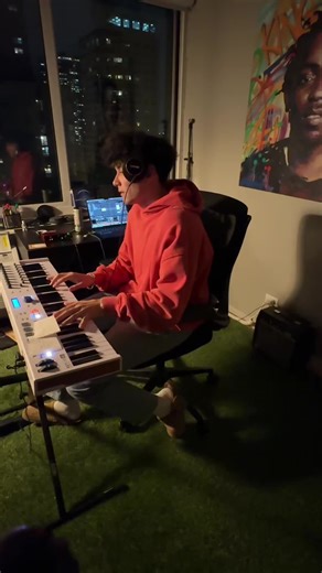 Singing and Playing 'Love' by Musiq Soulchild