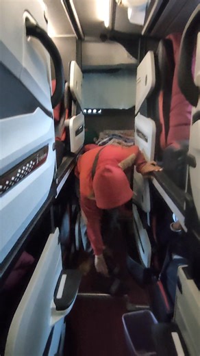 First class private room sleeping tutorial 😉 #bus #busmania #reels #travel #fyp #fblifestyle | Tentang BUS Indonesia Reels