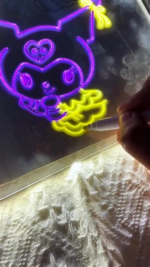 Dibujos que brillan en el tablero led de dibujo #dibujo #led | ArtGio
