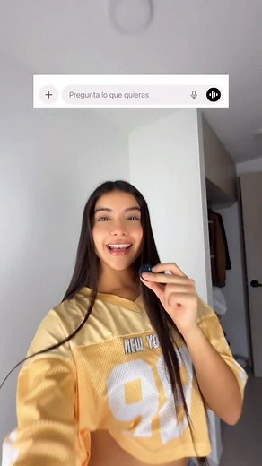 126K views · 683 reactions | LE PEDI A CHAT GPT QUE ME HICIERA UN GUION VIRAL *sale mal *  Definitivamente lo que sí salió bien fue mi Serum Protector Solar UV miracle de #ponds 奈✨ #UVMiracle #ProtegeYRepara #publicidad | Alemizzle | Facebook