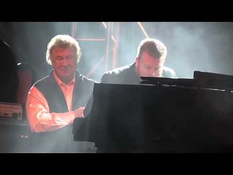 Matthew Holt plays - Goodbye World Goodbye - AWESOME!