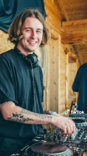 Best House Artists and Famous Songs