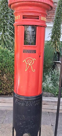 A SUPERB V.R PILLAR BOX 1837- 1901)PICTURED AT CROMER MUSEUM.