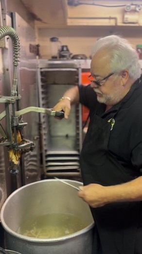 We don’t take shortcuts in our kitchen because we believe the best food is made fresh! #italianbeef #chicagorestaurants