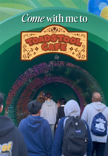 Throwback to when I visited toadstool cafe! The themeing was spot on starting from the ordering station to the actual food items. Although I did enjoy the environment, the only food item I would go back for was the garlic bread! #universalstudios #toadstoolcafe #supernintendoworld #themepark #fyp