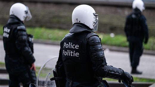 La Chambre approuve la fusion des zones de police à Bruxelles - RTBF Actus