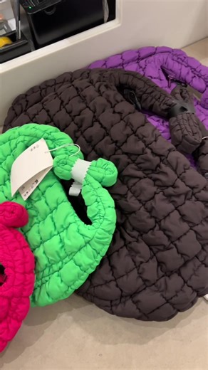 New Colors Quilted Bags Unboxing & Review | COS Malaysia