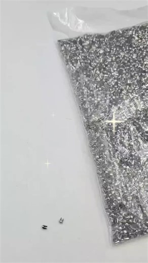 Paku mutiara digunakan untuk memasang mutiara tanpa lubang/mutiara tembak dengan alat jepitnya isi ±450gr (1pon) buruan diorder..🥰🥰 #sewingandhandicraft #pakumutiara #pakutembakmutiara #pakumutiaratembak