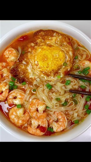 Eat a good breakfast, a satisfying lunch, and a smart dinner—so you can stay energetic every day! #life #eat