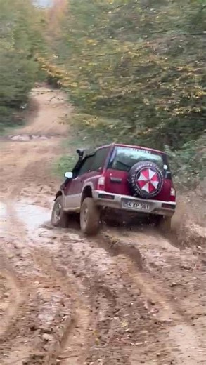 TAM GAZ ÇAMUR TIRMANIŞI! 💥 Suzuki Vitara G16B Orman Yollarında Güç Testi | 4x4 Off-Road