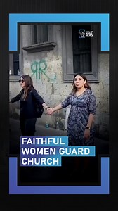 A group of brave women in Guadalajara, Mexico, formed a human fence to protect a Catholic church from vandalism by pro-abortion feminist activists. The incident occurred during a protest, as the women stood firm in defense of the place of worship, preventing damage to the historic church. #Guadalajara #CourageousWomen #StandForFaith | Shalom World News
