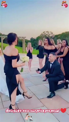 Bride surprise best friends at her wedding #wedding #bride #surprise #love #foryou