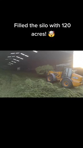 Our first cut was a very very heavy crop... #silage #jcb #tm420