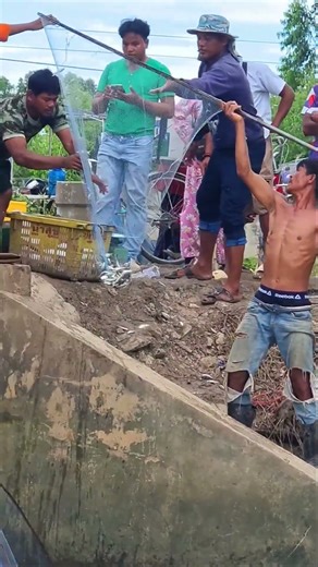 Fisherman Dip Net Fishing Under Dam [part 738]#fishing #fishinglife #fishingvideo