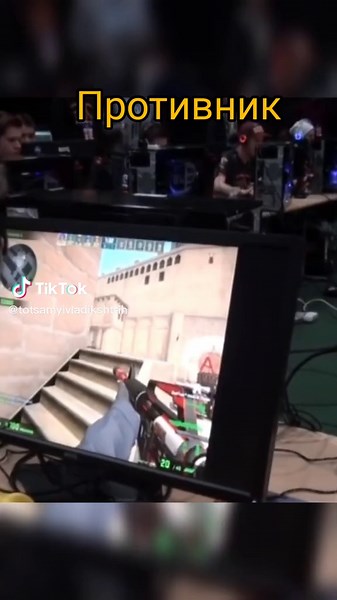 Urban Gaming Scenes in First-Person Shooter