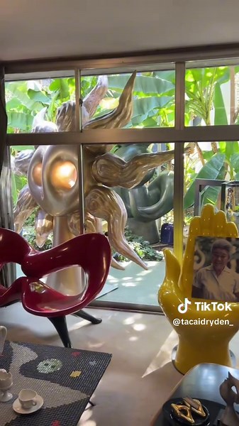 岡本太郎の芸術：創造性の爆発