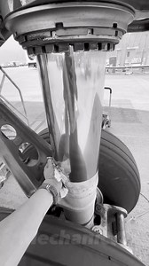 Cleaning oleo shock strut #aviation #viral #foryou #trending #fyp #boeing #fypシ゚ #maintenance | Mechanic O