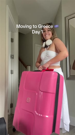 Moving day📍 #greece #greecetiktok #iosisland #ios #greeceislands #workingabroad #santorini