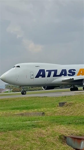 El boeing 747 carguero mas conocido como la "la reina" #viral #shorts