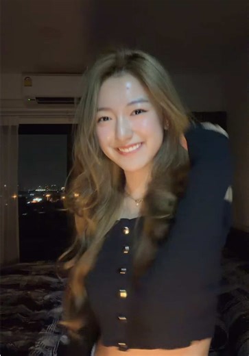 Chaîne de danse tendance avec Nikita et Jaja