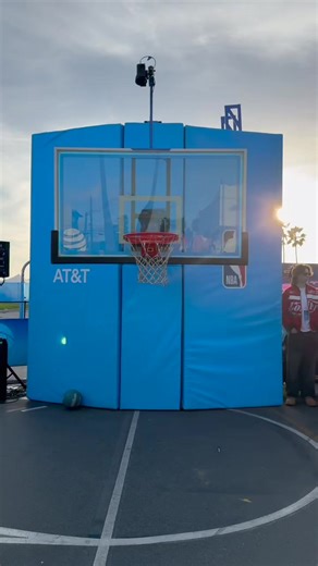 Had an awesome time at the AT&T Dunk District during All Star Weekend! Huge shoutout to @AT&T , connecting you on and off the court!