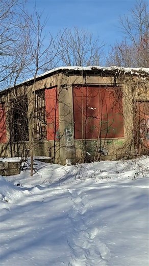 Exploring 🧊🧱❄️ #explore #rock #winter #hiking #wow #alone #peace #asmr #shorts #sound #no #lol #life