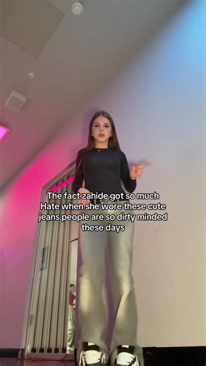 Zahide's Cute Jeans Spark Controversy