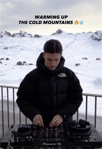 Hot beats in the cold Swiss Alps 🔥❄️ Full set on YouTube! #melodichouse #afrohouse #housemusic #dj #djmix