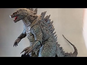 Neca 24 Inch Godzilla 2014 Review (12 Inch tall Legendary Godzilla )