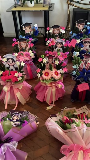 Graduation Bouquet Wrapping Tutorial