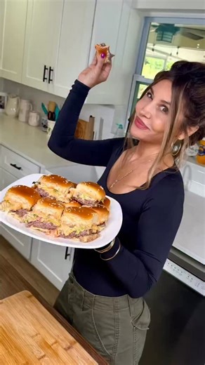 Melissa Kauper on Instagram: "Comment RECIPE for the #1 pick! Whopper 🍔 Sliders! I worked at Burger King when I was 14 and let me tell you.. every SINGLE break I ate a whopper with cheese, fries and a coke! And now I’ve had the Big Mac, but nothing beats the King! 👑 Whopper With cheese! So now with puffy @kingshawaiian rolls in a 4 bite wonder for game day! Omg! BEST! Make it for Game day! #slidersunday #whoppercopycat #gamedayfood @burgerking"