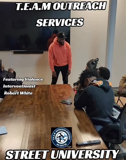 Lefty Boyd on Instagram: "It's STREET UNIVERSITY Featuring Violence Interventionist @robert5508white! A T.E.A.M OUTREACH SERVICES Case Manager Program. Join us every Thursday at 6pm! @acclivusinc @lisc_chicago @emeraldsouthcollab #communityservice #communityawareness #violenceprevention #chicago #illinois"