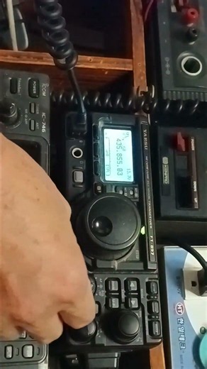 위성에서 CQ을 내면 빅파일업을 받는다