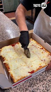 Straight out of the oven, this thick, cheesy Sicilian pie is bubbling with flavor and baked to perfection. How many slices could you handle? 🎥: IG / @palermopizza_si #pizza #sicilianpizza #streetfood #cheese | Taste Lab