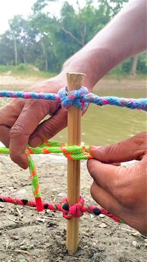“3 Rope Knot Trick on a Pole That Will Blow Your Mind! 🤯🪵🪢#satisfying #shortvideo #foryou #ropehack