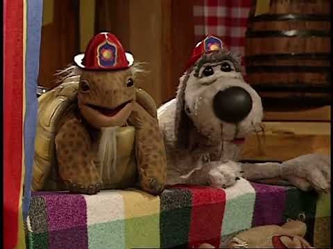 Bear nella grande casa blu (Bear in the Big Blue House) - The Firefighter's Cha-Cha-Cha (Italian)