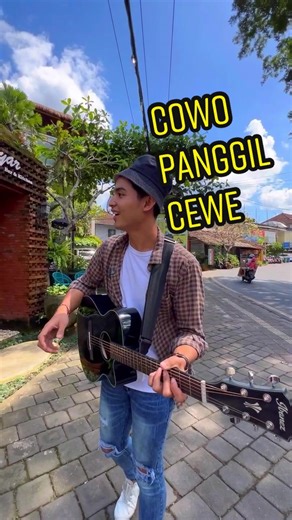 Gitar akustik IBANEZ AEG50 ini emang keren buat narik perhatian orang-orang. Selain berkualitas, akustik Ibanez pun punya beberapa warna yang catchy loh! Ya! khususnya Ibanez akustik elektrik dengan tipe AEG50 memiliki 3 warna yang sangat memukau dan finsihing glossy! #ibanezguitars #ibanezindonesia #fyp #skit