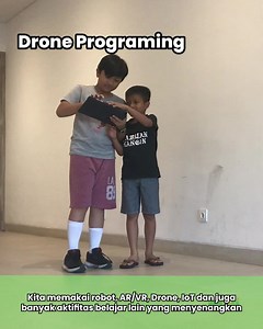 Sekolah Coding untuk TK, SD, SMP sampai SMA Nomor 1 di Surabaya Citraland👨‍💻👩‍💻 Segera hubungi kami untuk Trial, Gratis! ☘️ Arahkan minat putra/putri anda terhadap gadget dan games ke arah produktif dengan belajar programming membuat produk digital mereka sendiri; games, websites dan aplikasi mobile ciptaan mereka sendiri🚀 Kurikulum coding kami berbasis UK dan Jepang dengan variasi materi yang menyenangkan termasuk VR,AR, Robots, IoT sampai Drone di kelas offline kami. Cukup dengan 500k/bu