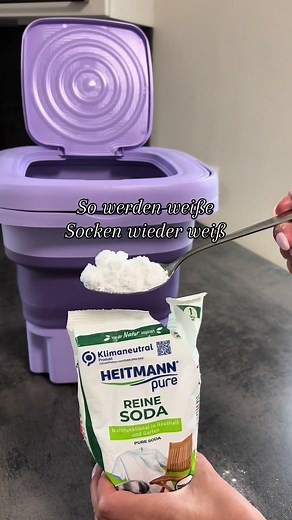 Weiße Socken wieder sauber mit Waschsoda – Tipps!