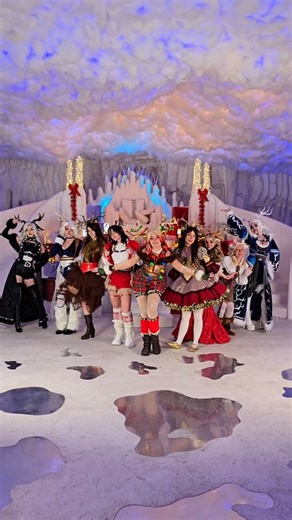 Bella LeBaron on Instagram: "All in Santa's reindeer formation 🫡🎅✨️🦌❤️ ⋅⋅•⋅⊰༻•⋅𖤓⋅•༺⊱⋅•⋅⋅ Location: @dreamwalkpark 🏁Dasher: @athena.grimes_ 🩰Dancer: @raineemery 💐Prancer: @prototype.fox 💋Vixen: @dajackies 💫Comet: @strawbeariexx 💝Cupid: @incandescentkiki ⛈️Donner: @kawaiiqueen ⚡️Blitzen: @jessicanigri 🦌Rudolph: me 𖤓 Find me on @passes for bts, photos and more! 🦌✨️ ⋅⋅•⋅⊰༻•⋅𖤓⋅•༺⊱⋅•⋅⋅ #santasreindeercosplay #christmascosplay #rudolphtherednosedreindeercosplay #cosplaygroup #easygroupdan