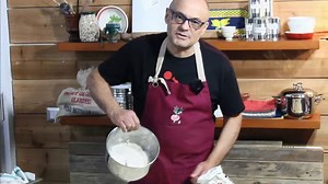 Pane Rustico lievitazione notturna pane facile grandi alveoli ■ Le Cose che Uso... https://rapanelloelasuacucina.blogspot.com/2020/08/il-negozio-di-rapanello.html _____________________________________________________________________ Pane Rustico lievitazione Notturna Ingredienti 400 gr farina 1 (high gluten) 300 gr acqua 25c° 4 gr lievito 4 gr sale Per fare questo pane utilizzo l'impastatrice ma puoi farlo anche a mano. 400 grammi di farina di tipo 1 (alto glutine) w 300. 300 grammi di acqua tie