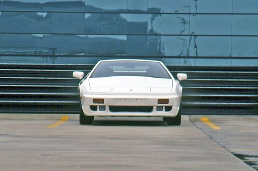 1990 Lotus Esprit Turbo SE Is Here for a Good Time, Not a Long Time