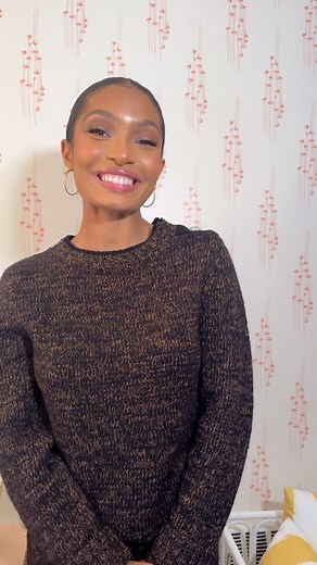 ‎Yara (يارا) Shahidi‎ on Instagram: "How NYC makes me feel 🥰 Does NYC inspire you too?"