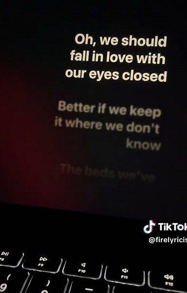 JISOO & ZAYN: EYES CLOSED Lyrics Video