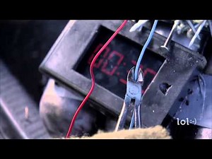 Improvised bomb disposal expert || LOL ComediHa