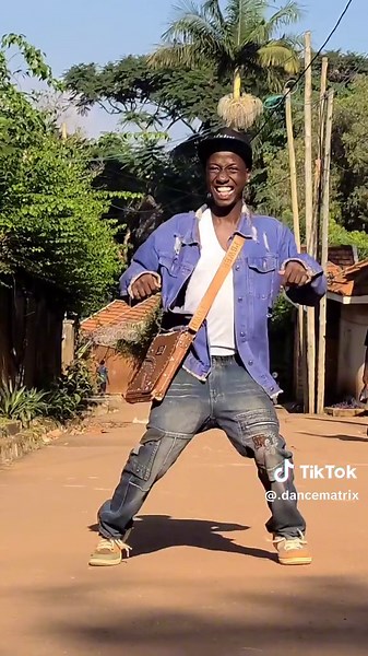 #comas#fyp #best #viral #cj#thee dance matrix @AyraStarr⭐️