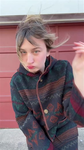 wearing my favorite woolrich blanket coat on this windy day #vintagefashion #woolrich #outfit #style #clothing