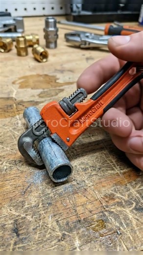 Mini Pipe Wrench That Bites Like a Beast 💥